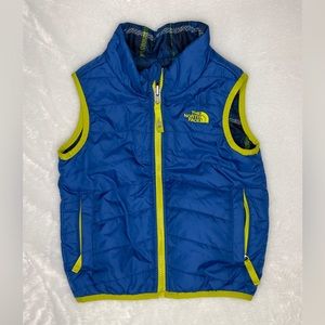 North Face vest - REVERSIBLE!  Size 3t